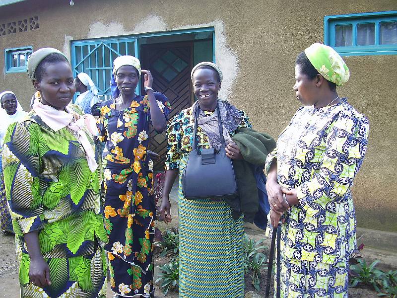 0056 Bunia Karibu I aan voordeur.JPG